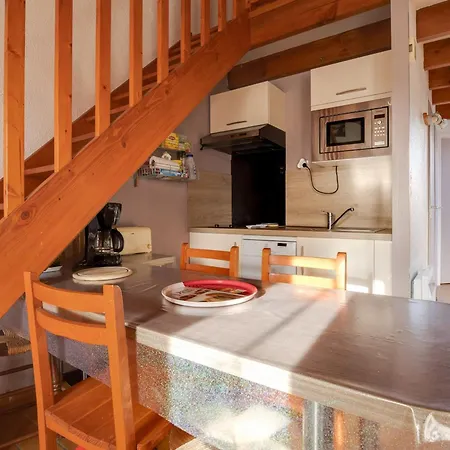 Maison Mitoyenne A 300m De La Avec Jardin Et Parking, 4 Pers - Fr-1-521-164 *