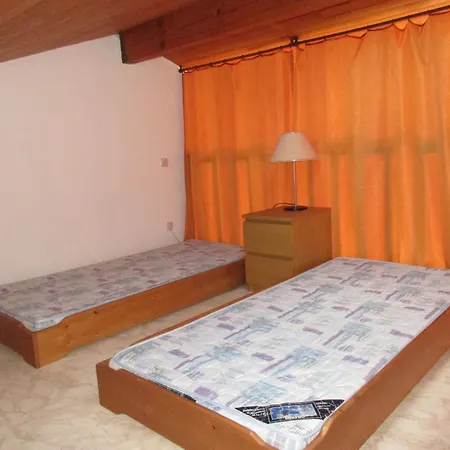 Maison Mitoyenne A 300m De La Avec Jardin Et Parking, 4 Pers - Fr-1-521-164